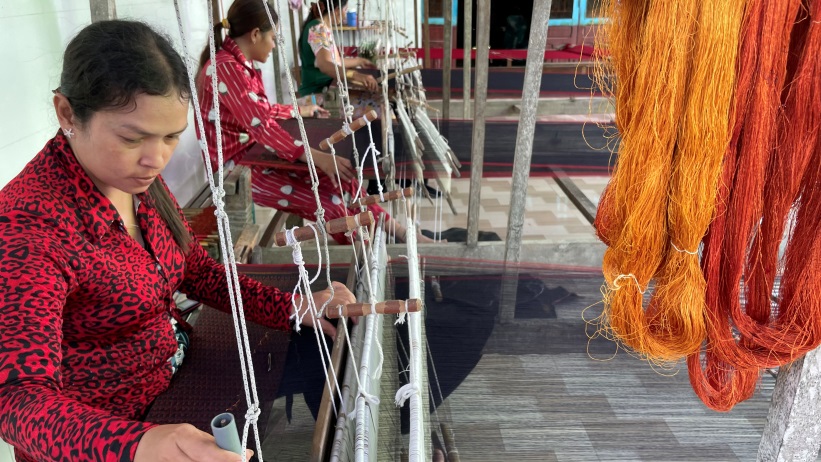 An Giang preserving the brocade weaving trade of the Van Giao commune Khmer ethnic minority