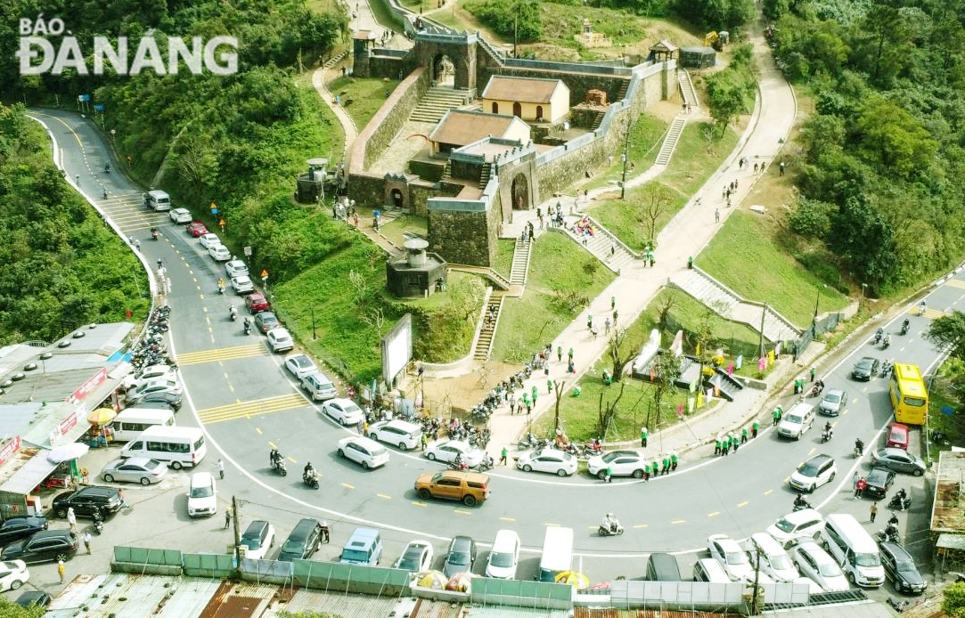 Ensuring traffic safety in Hai Van Quan relic