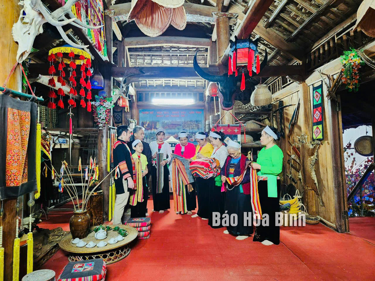 Hoa Binh: Lac Thuy works to protect cultural heritage, promote tourism development