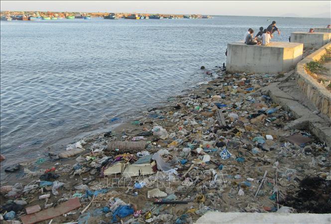 Báo động tình trạng ô nhiễm rác thải ven biển Ninh Thuận