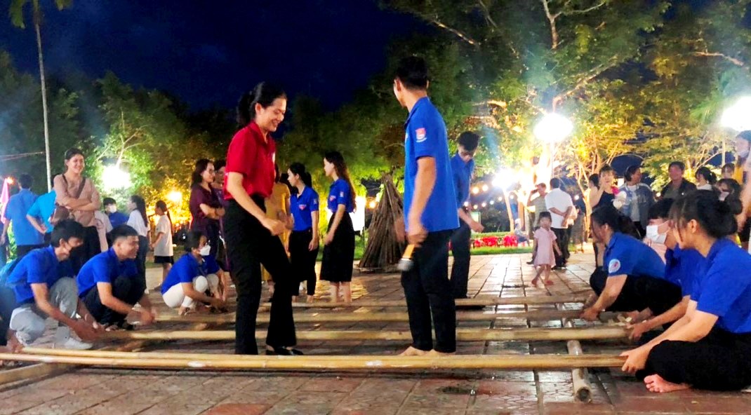 Thừa Thiên Huế: Về Thủy Thanh trải nghiệm chợ đêm
