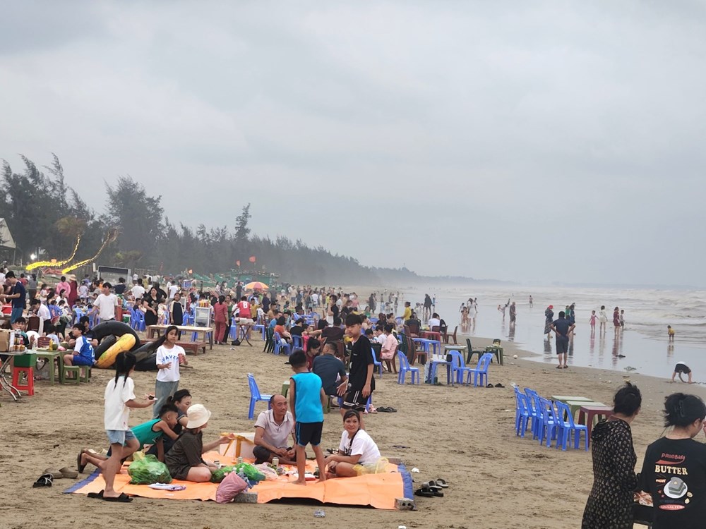 Thanh Hoá: Nguy cơ mất an toàn tại các bãi biển tự phát