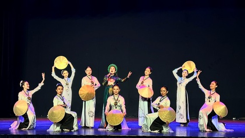 Taiwanese Ten Drum Art Percussion Group performs in HCMC