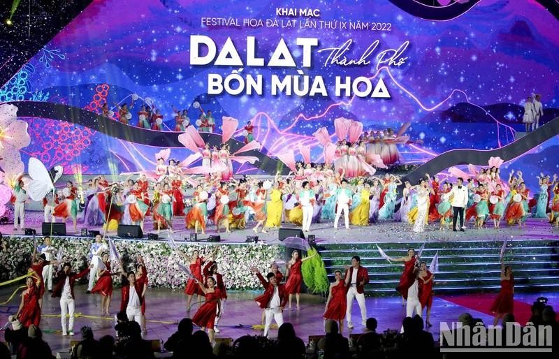 Da Lat Flower Festival opens with colourful arts programme - Môi trường Du  lịch