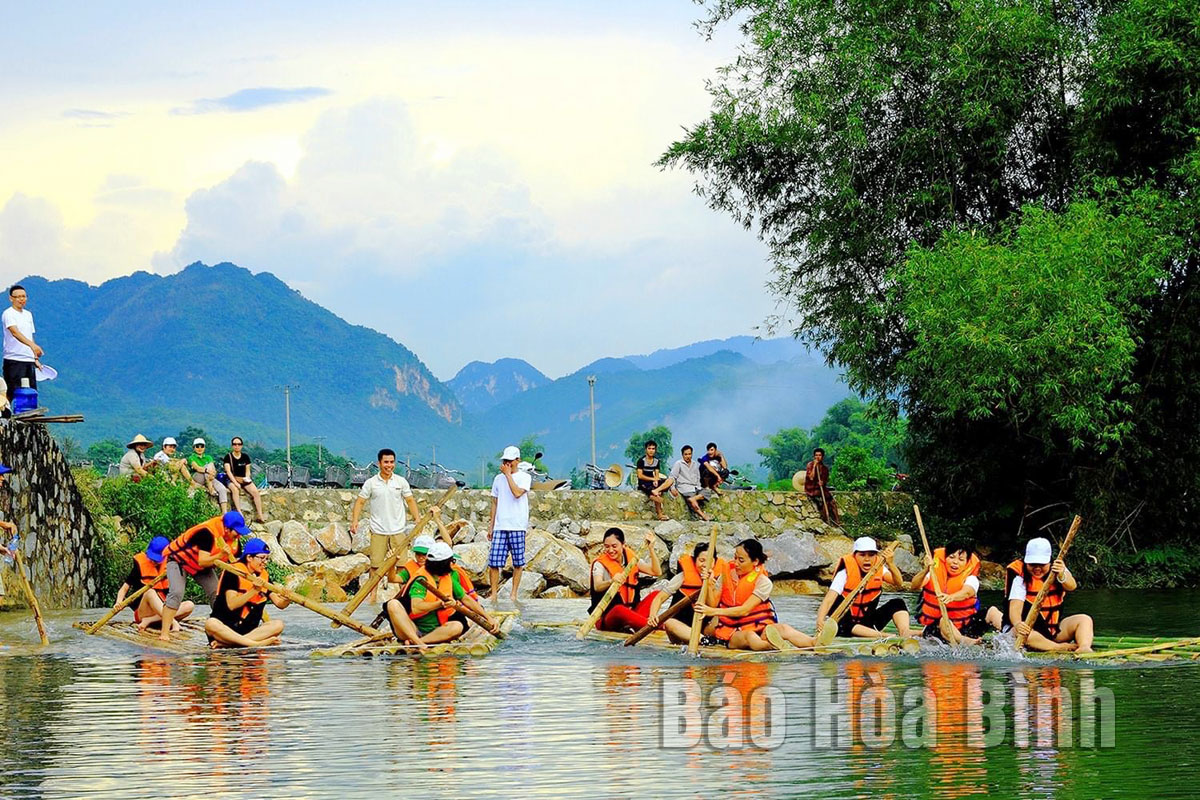 Hoa Binh - a green tourism destination