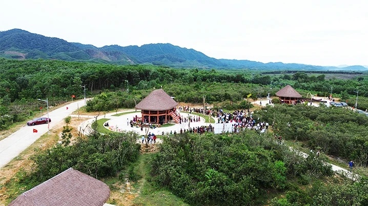 “Common House” in A Luoi (Thua Thien Hue)