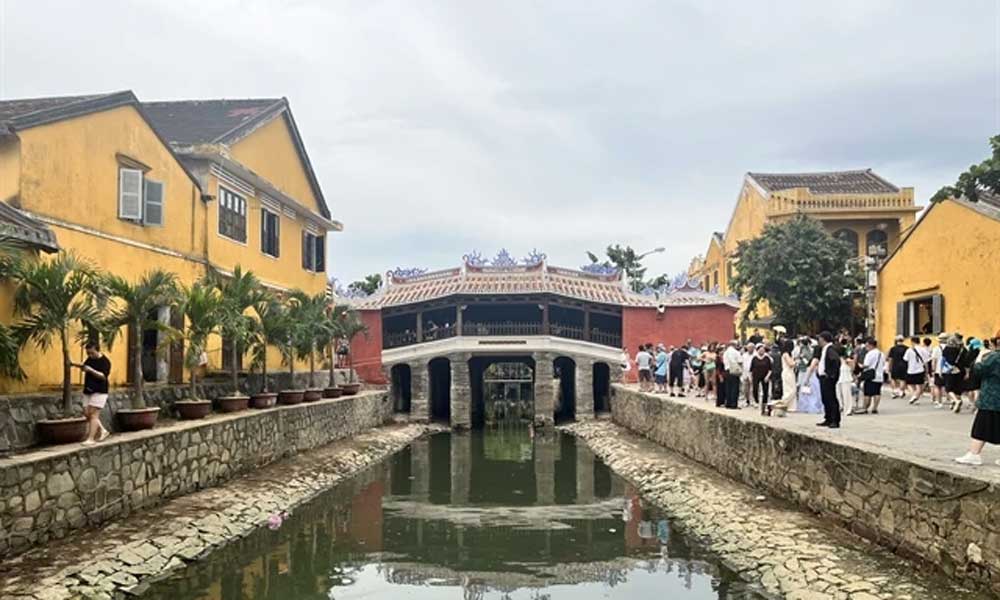 Hoi An town to pilot plastic-free streets