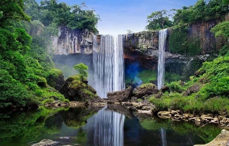 Conquering Hang En Waterfall in Gia Lai