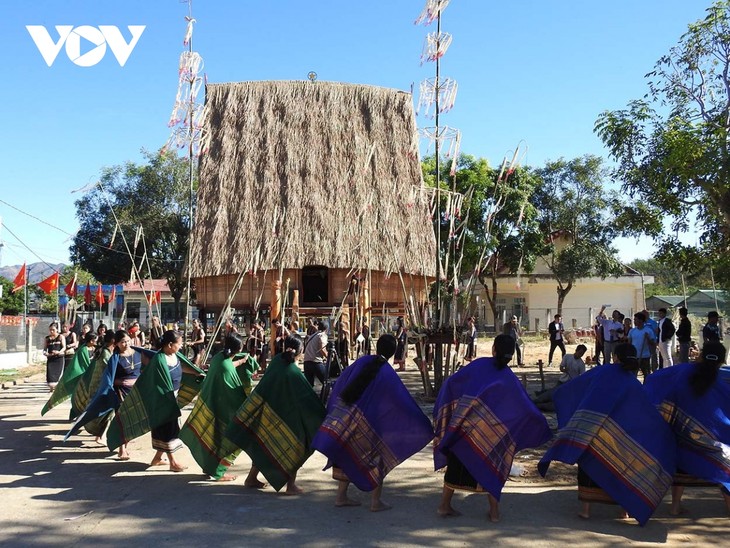 Rong house restored to preserve Xo Dang culture