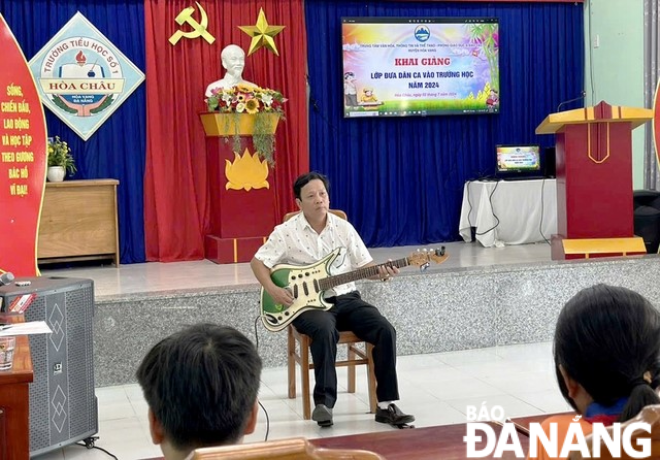 Heavy-hearted devotion to 'bai choi' folk singing