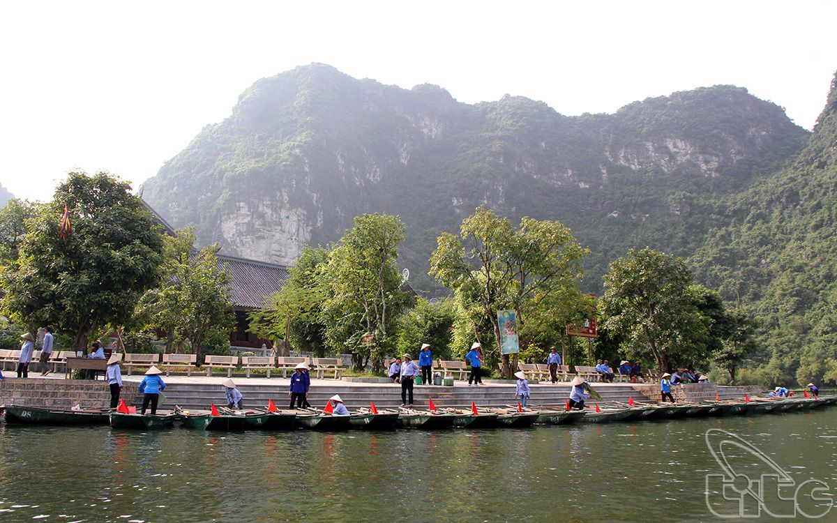 Ninh Binh develops tourism towards ecosystem protection
