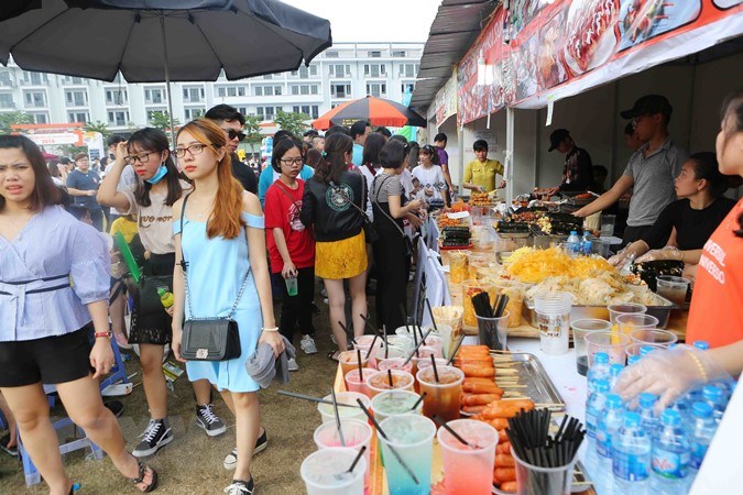 Quảng Ninh thu hút 53 vạn lượt khách trong 4 ngày nghỉ lễ