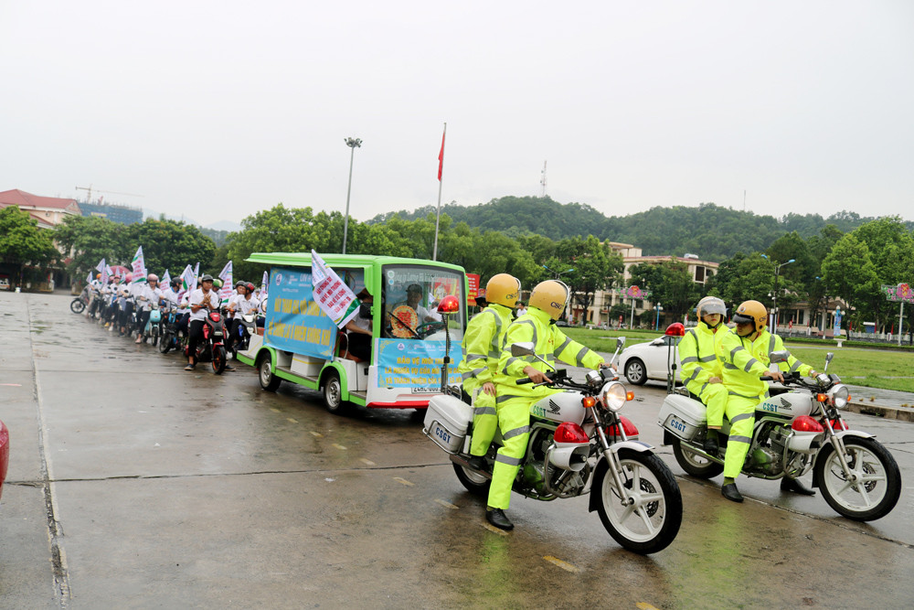 Lào Cai: Diễu hành tuyên truyền giảm thiểu ô nhiễm môi trường không khí