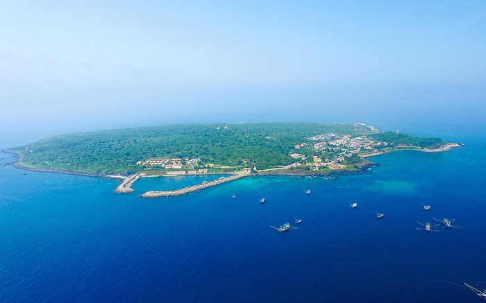 Con Co – a peaceful little island in the middle of the East Sea