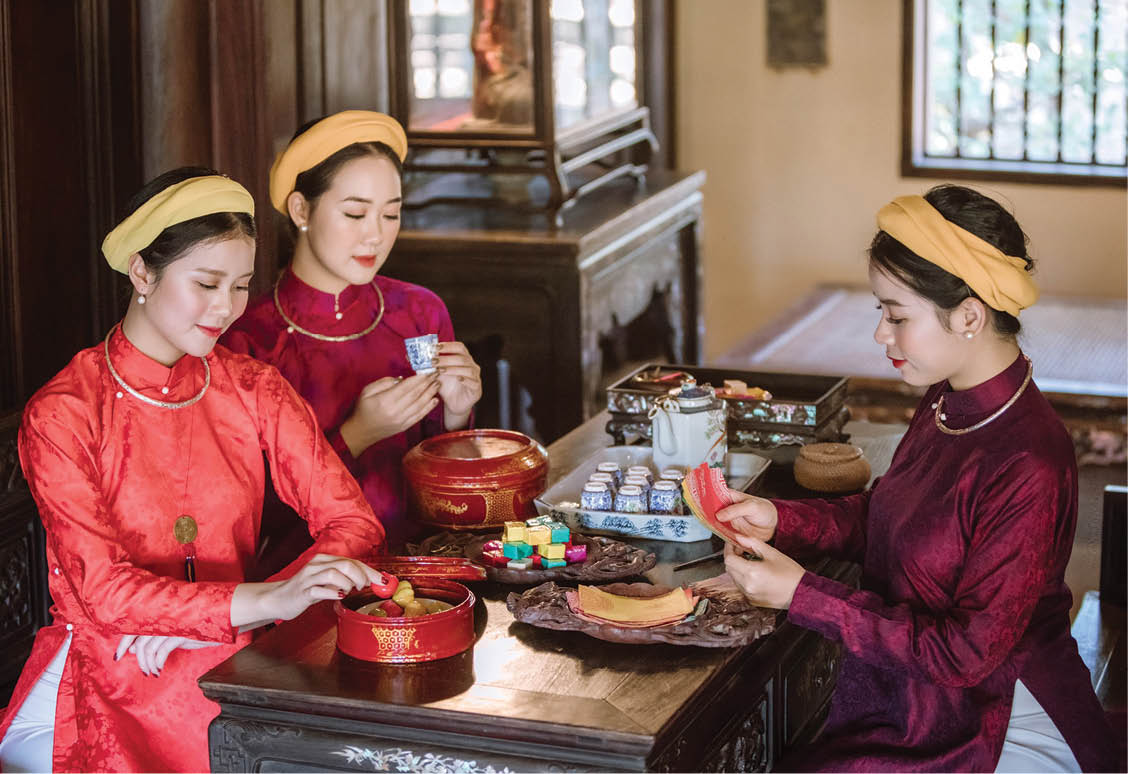 Developing Hue into the Capital of Ao Dai