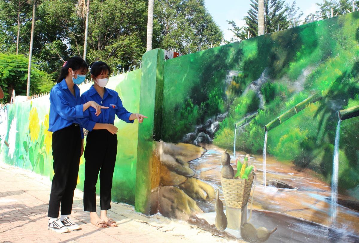 Cải thiện môi trường du lịch với dự án Bích họa đường phố tại Đắk Lắk
