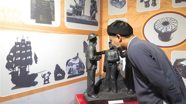 Quang Ninh’s coal sculpture promoted in central ancient city