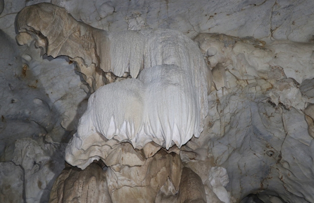Discovering Hắt Chuông Cave in Điện Biên