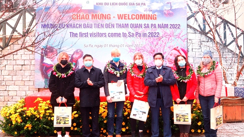 Sa Pa, Da Lat, and Quang Binh welcome first tourists of New Year 2022