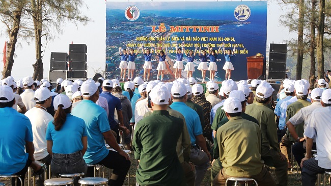 Bình Định: Mít tinh hưởng ứng Tuần lễ biển và hải đảo Việt Nam