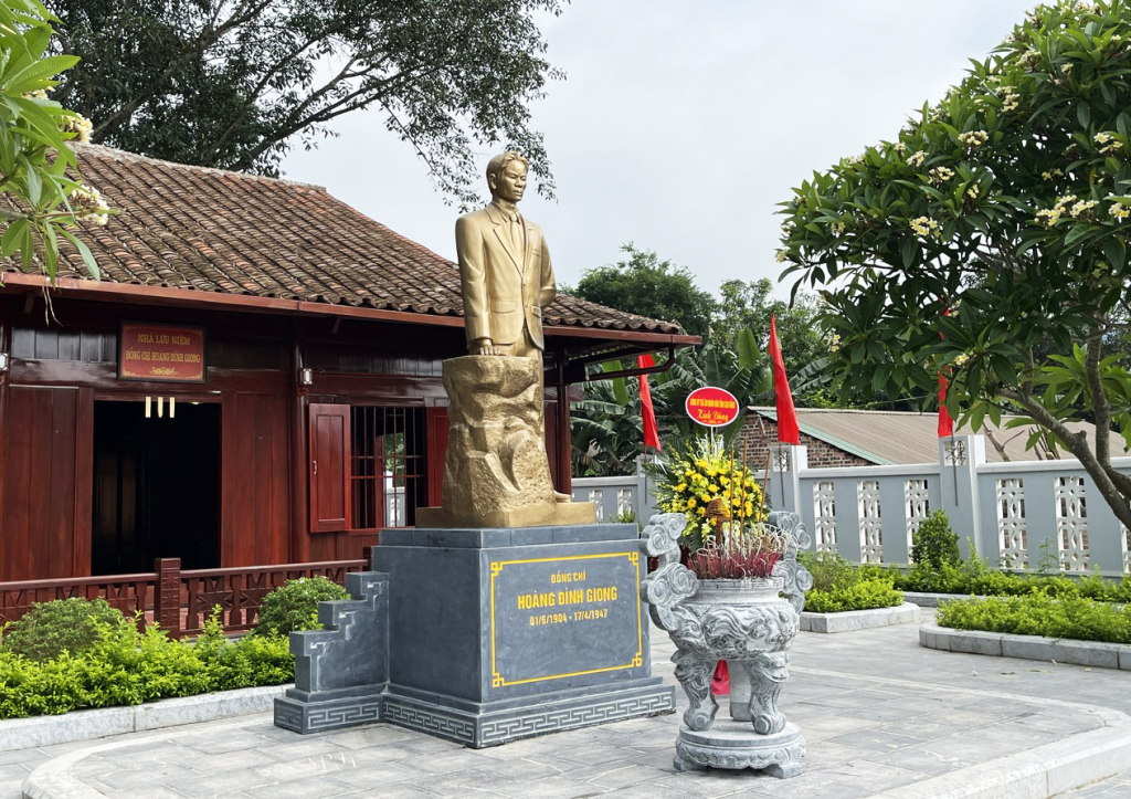 Khu lưu niệm đồng chí Hoàng Đình Giong, phường Đề Thám là một điểm đến quan trọng trên tuyến du lịch trải nghiệm “Một thời hoa lửa” của Công viên địa chất Toàn cầu UNESCO Non nước Cao Bằng.