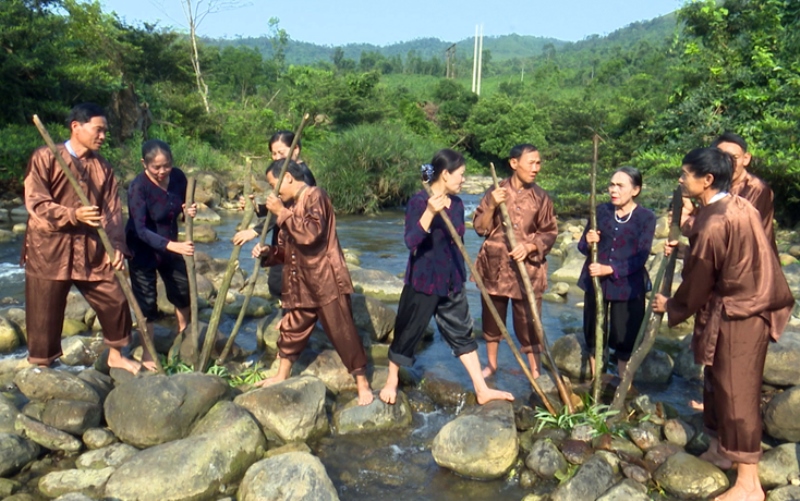 Quảng Bình: Hò thuốc cá huyện Minh Hóa là Di sản văn hóa phi vật thể quốc gia